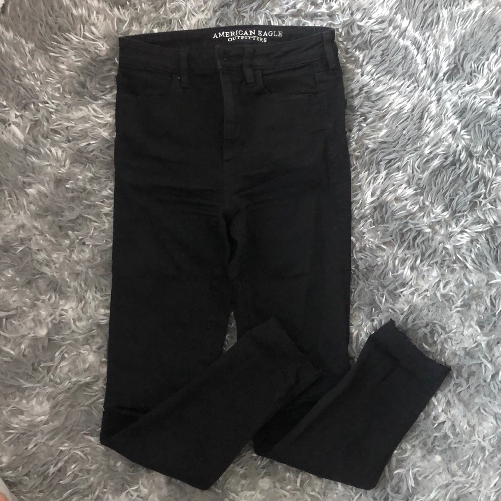Black Ripped Knee Jegging